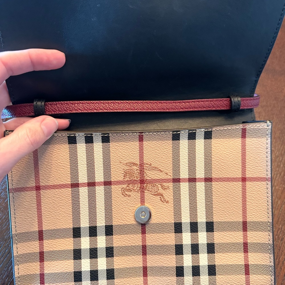 Burberry Loxley Crossbody Bag - Picture 3 of 5
